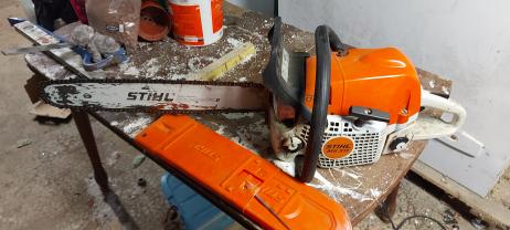 Location : tronconneuse Location : tronconneuse