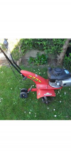 Location : motobineuse Location : motobineuse