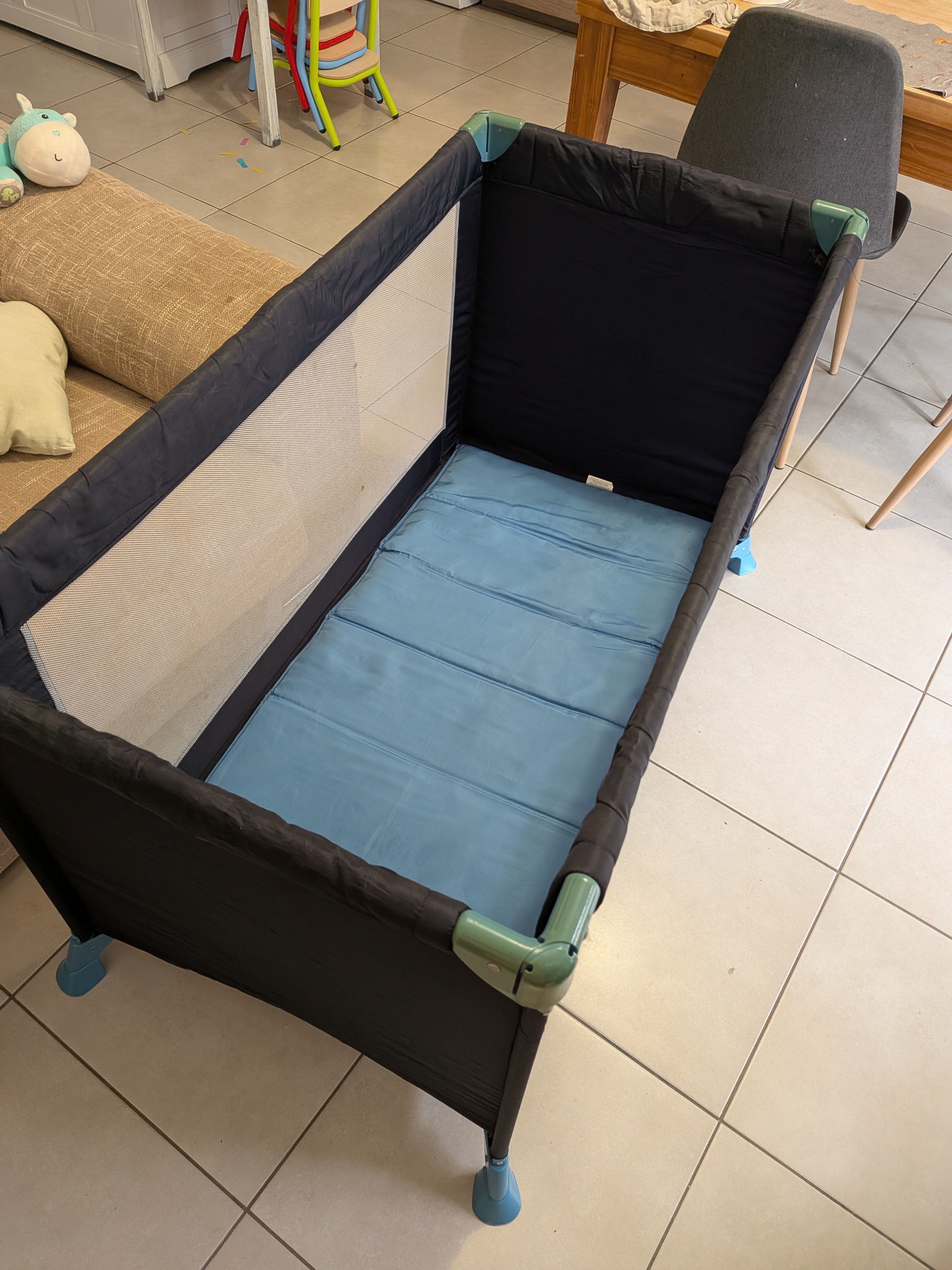 Rental Lit parapluie between individuals (44)