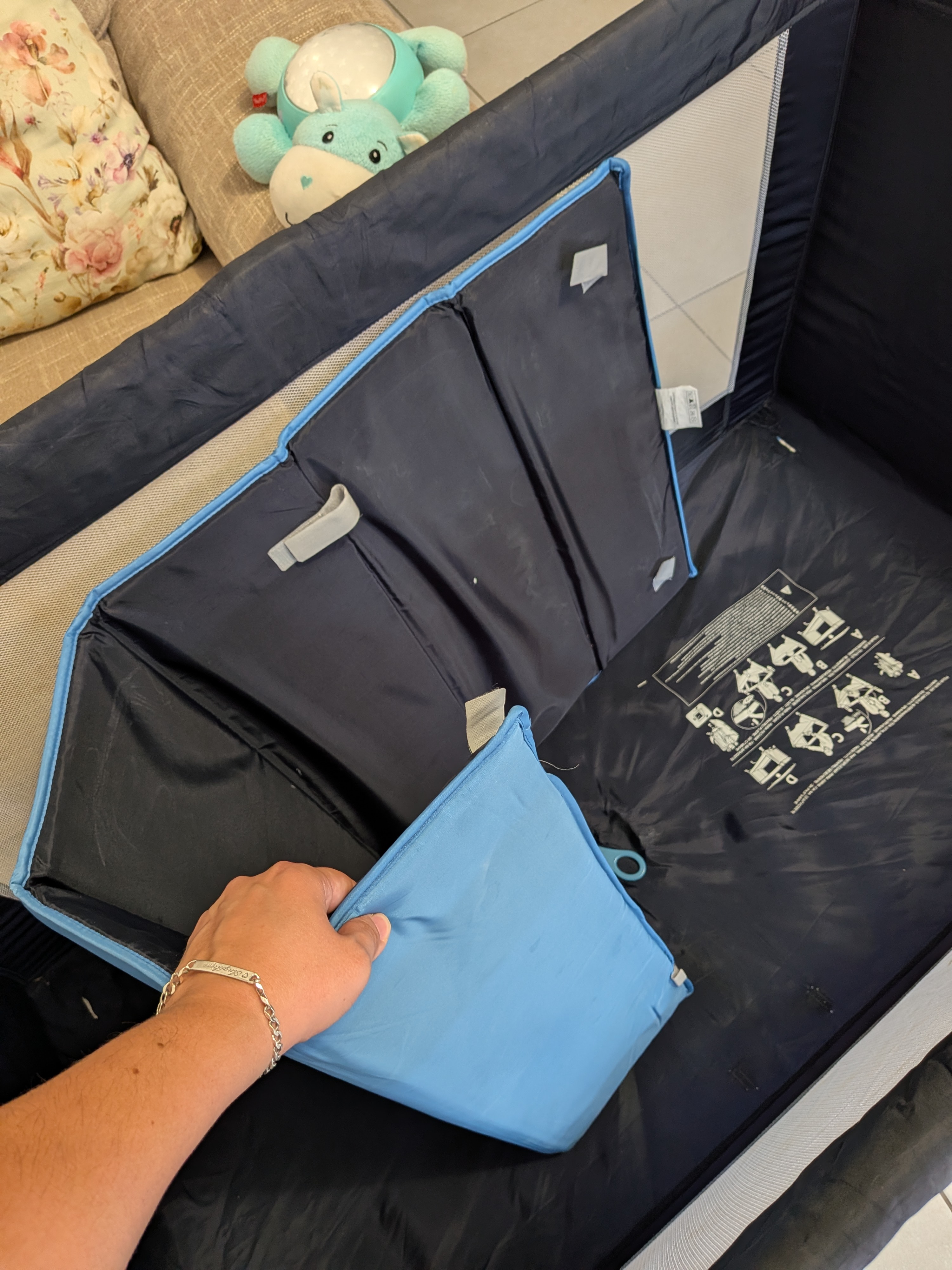 Rental Lit parapluie between individuals (44)