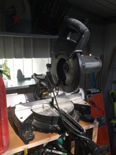 Location : scie a onglet Location : scie a onglet