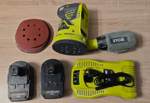 Location : chargeur de batterie Location : chargeur de batterie