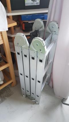 Location : echelle Location : echelle