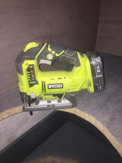 Location : scie sauteuse Location : scie sauteuse