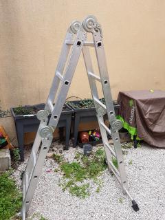 Location : echelle Location : echelle