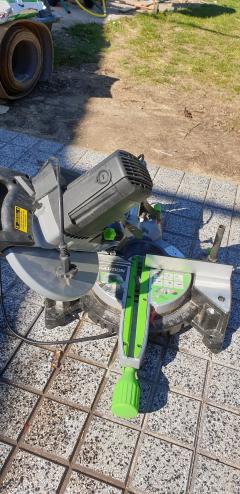 Location : scie a onglet Location : scie a onglet