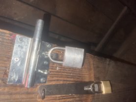 Location : pince a rivet Location : pince a rivet