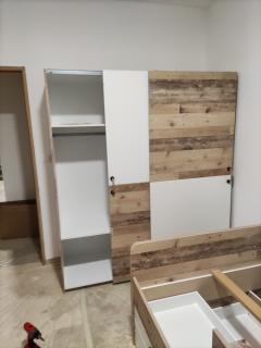 Service : montage de meubles Service : montage de meubles