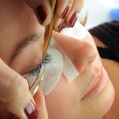 Service : extension de cils Service : extension de cils