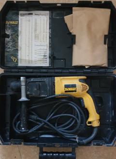 Location : perforateur Location : perforateur