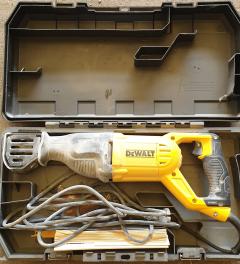 Location : scie sabre Location : scie sabre