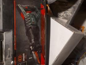 Location : scie sabre Location : scie sabre