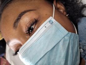 Service : extension de cils Service : extension de cils