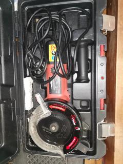 Location : scie circulaire Location : scie circulaire