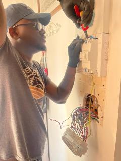 Service : electricien Service : electricien