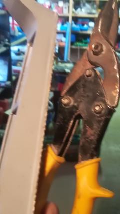 Location : pince a rivet Location : pince a rivet