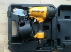 Location : cloueuse Location : cloueuse