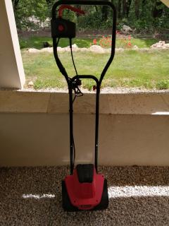 Location : motobineuse Location : motobineuse