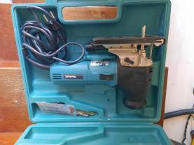 Location : scie sauteuse Location : scie sauteuse