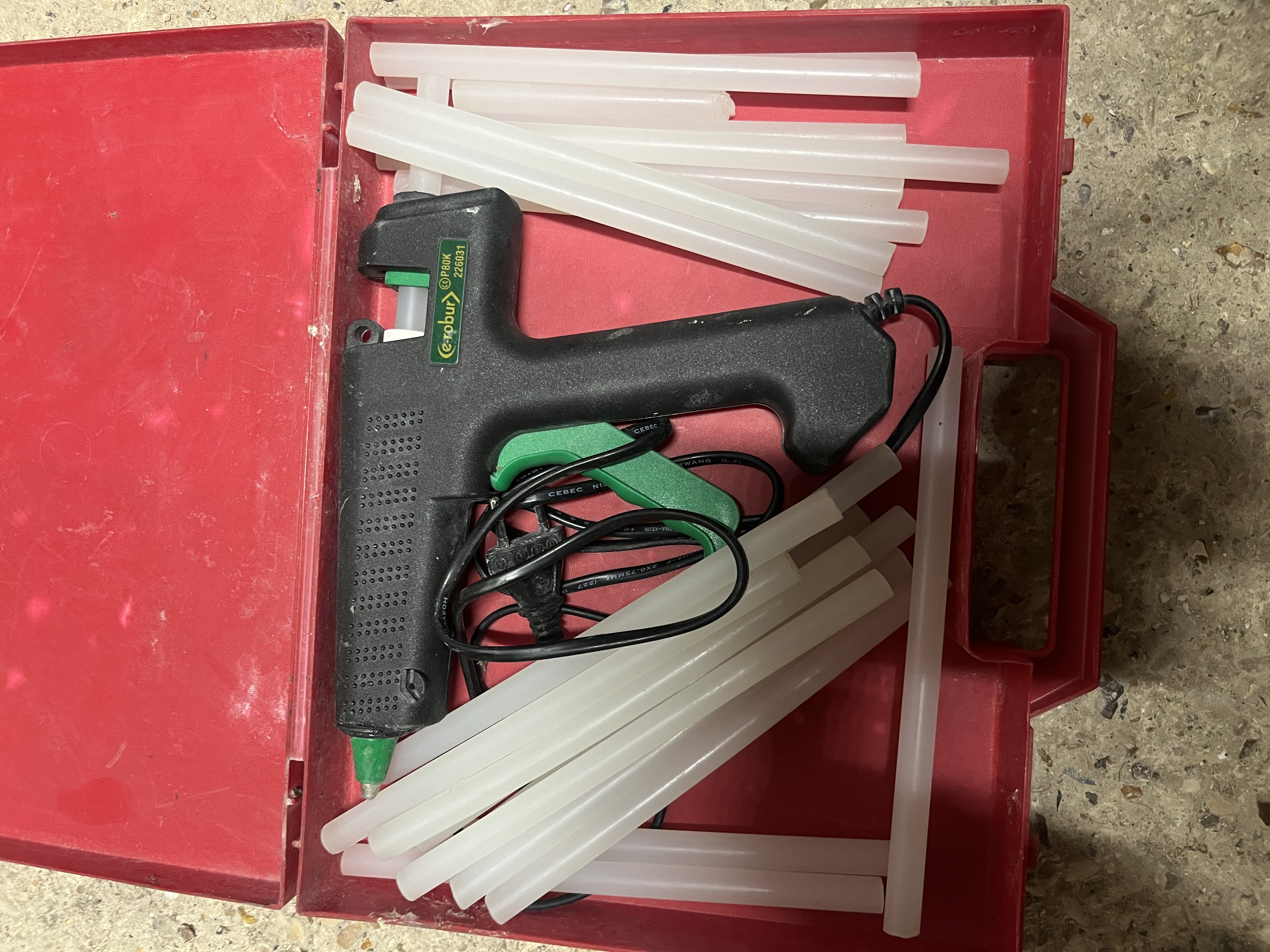 Location pistolet a colle 94 entre particuliers