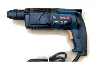 Location : perforateur Location : perforateur