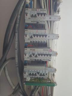 Service : electricien Service : electricien