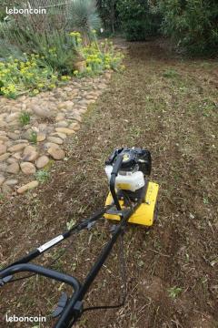 Location : motobineuse Location : motobineuse