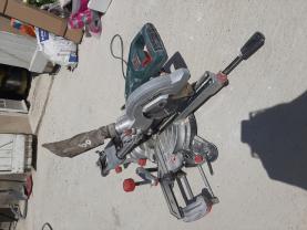 Location : scie a onglet Location : scie a onglet