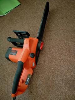 Location : tronconneuse Location : tronconneuse