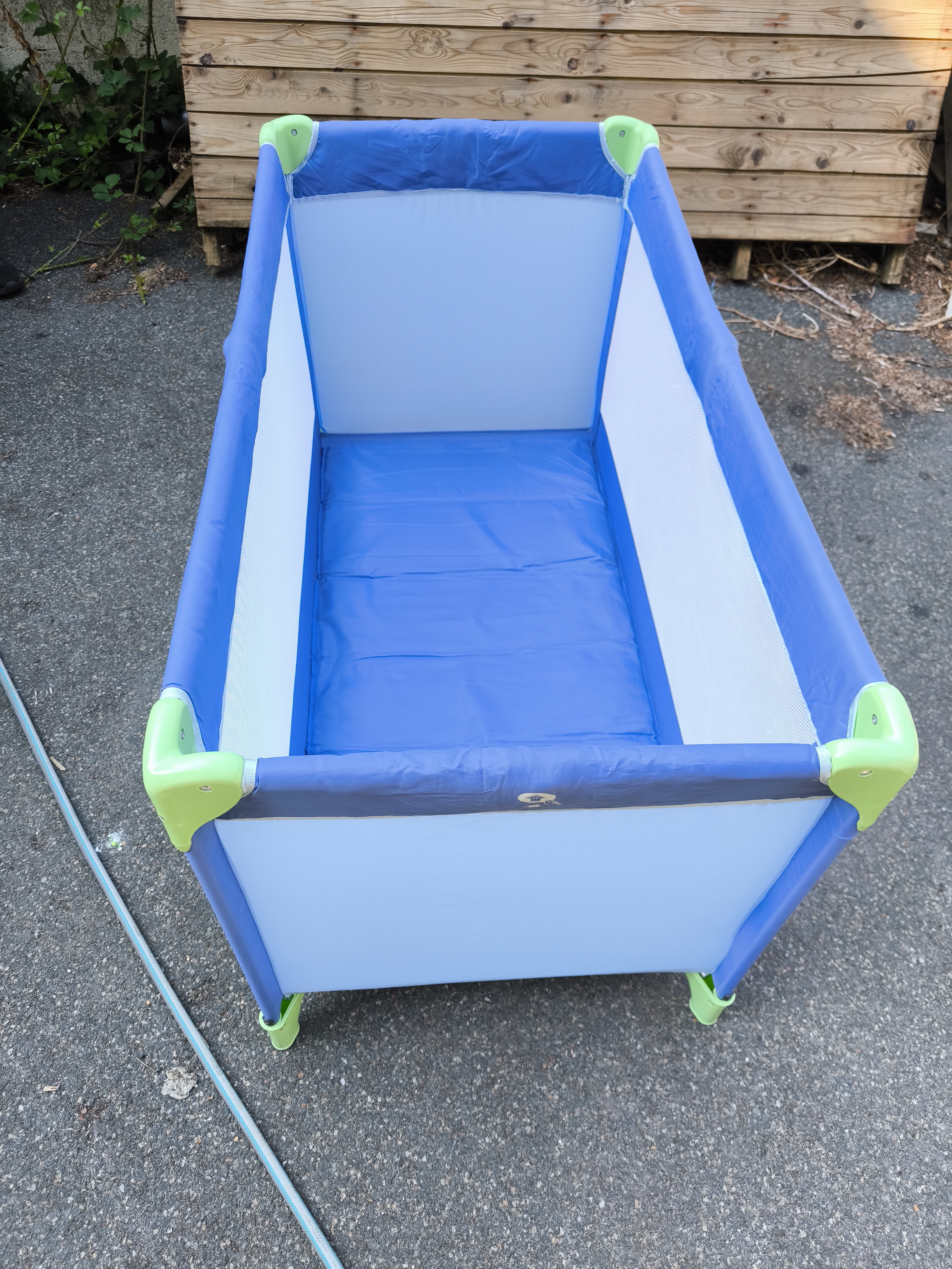 Rental Travel cot between individuals (29)
