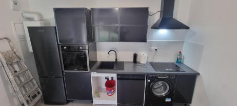 Service : pose de cuisine Service : pose de cuisine