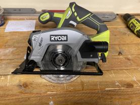 Location : scie circulaire Location : scie circulaire