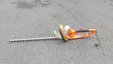 Location : taille haie Location : taille haie