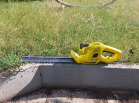 Location : taille haie Location : taille haie