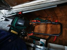 Location : motobineuse Location : motobineuse