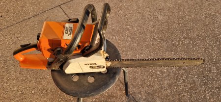 Location : tronconneuse Location : tronconneuse