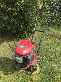 Location : motobineuse Location : motobineuse