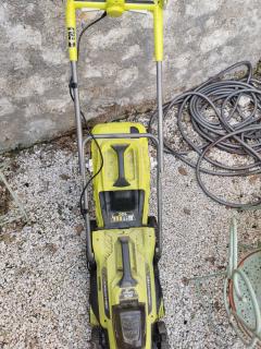 Location : tondeuse Location : tondeuse