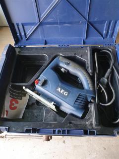 Location : scie sauteuse Location : scie sauteuse