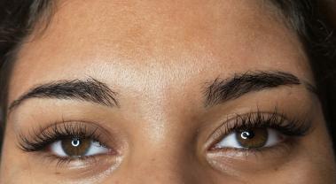 Service : extension de cils Service : extension de cils