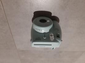 Location : appareil photo polaroid Location : appareil photo polaroid