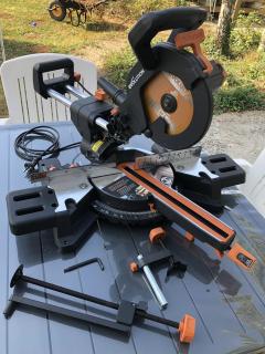 Location : scie a onglet Location : scie a onglet