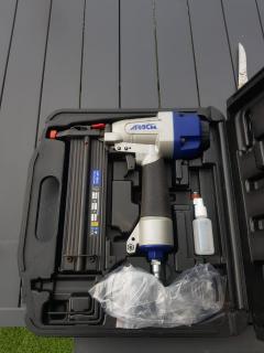 Location : cloueuse Location : cloueuse