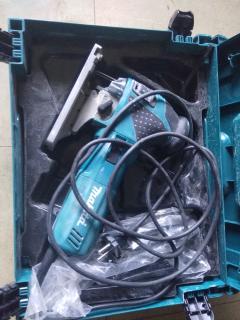 Location : scie sauteuse Location : scie sauteuse