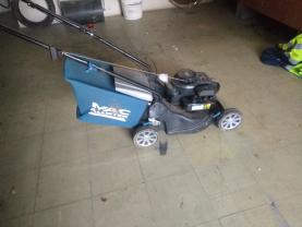 Location : tondeuse Location : tondeuse