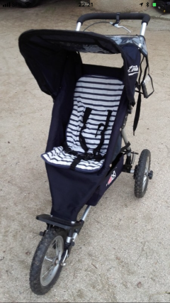 Location : poussette Location : poussette