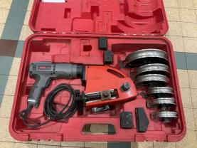 Location : cintreuse Location : cintreuse