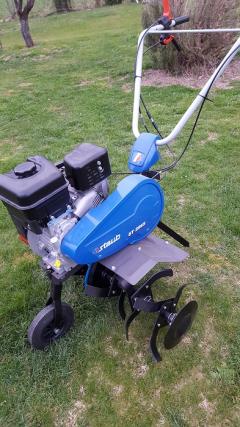 Location : motobineuse Location : motobineuse