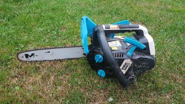 Location : elagueuse Location : elagueuse