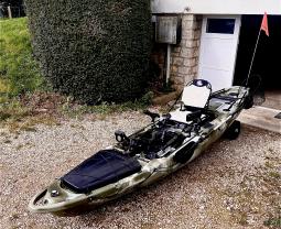 Location : kayak Location : kayak